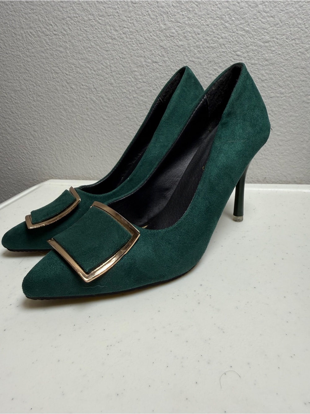 Emerald Green Suede Pointed-Toe Heels with Gold Buckle Accent